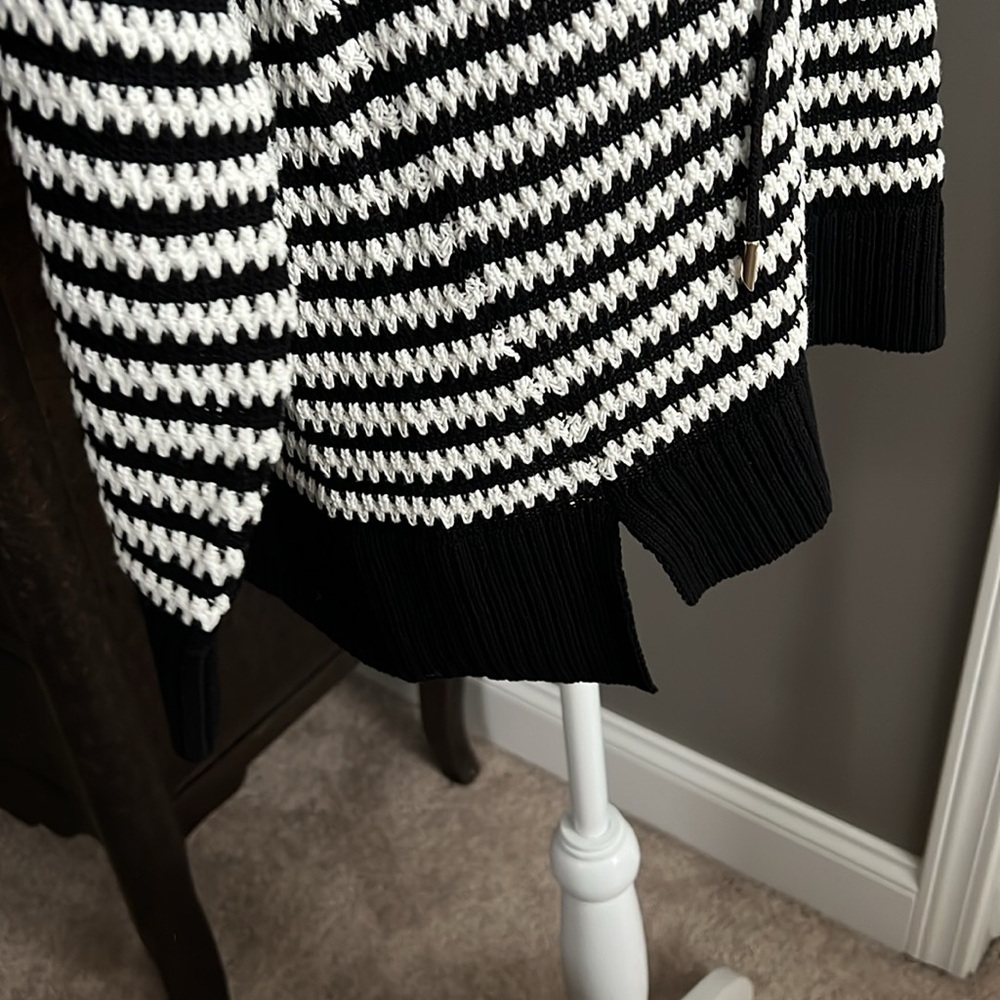 White House Black Market black and white striped knit sweater - Picture 4 of 5